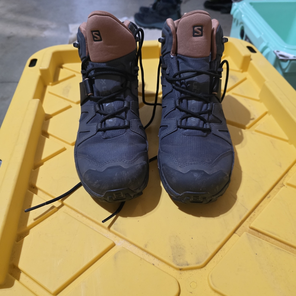 Salomon Men's Black Hiking Shoes